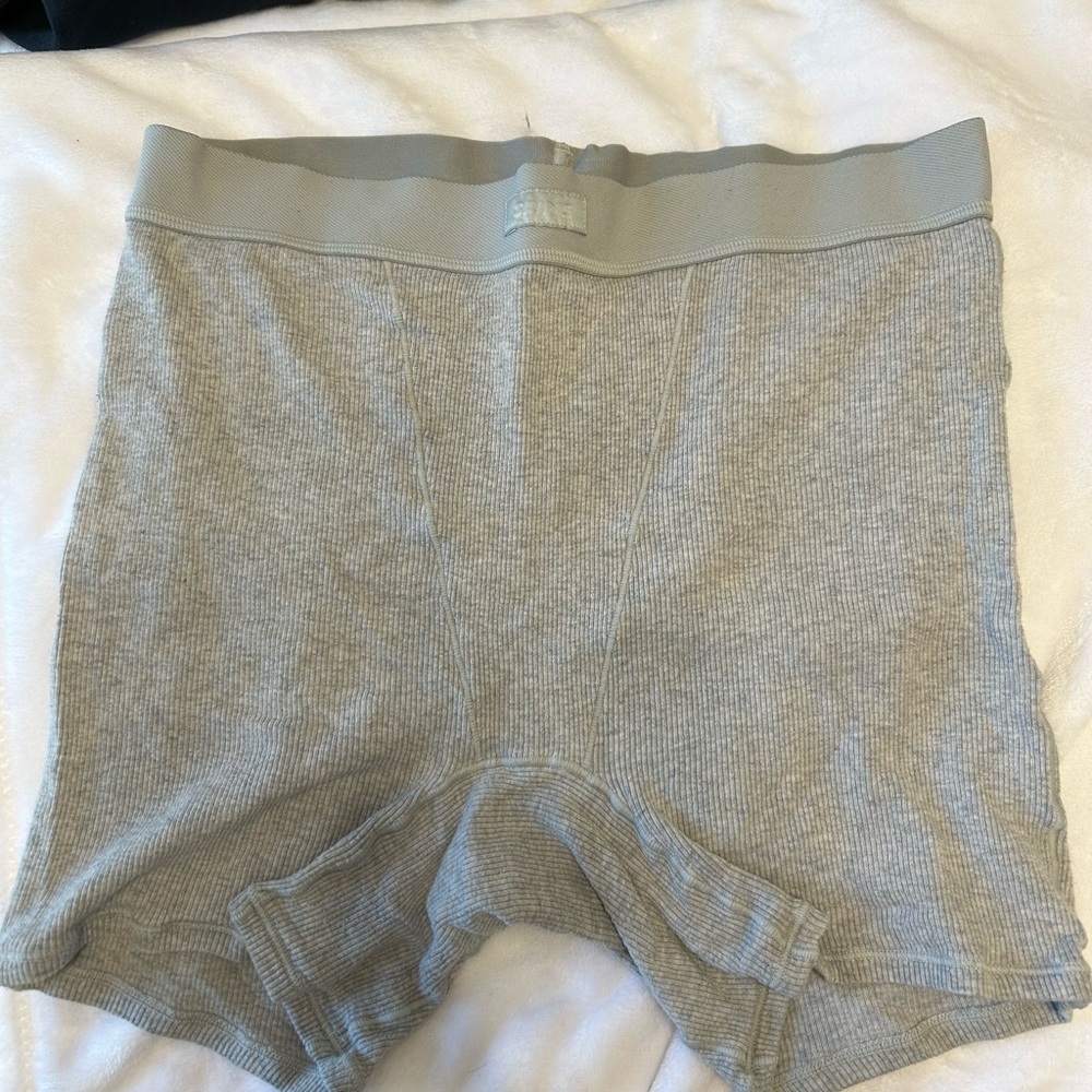 SKIMS cotton rib boxers size medium in light heather grey